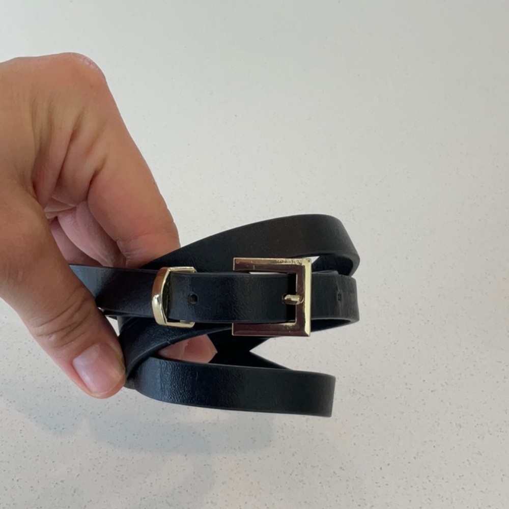 Black skinny belt